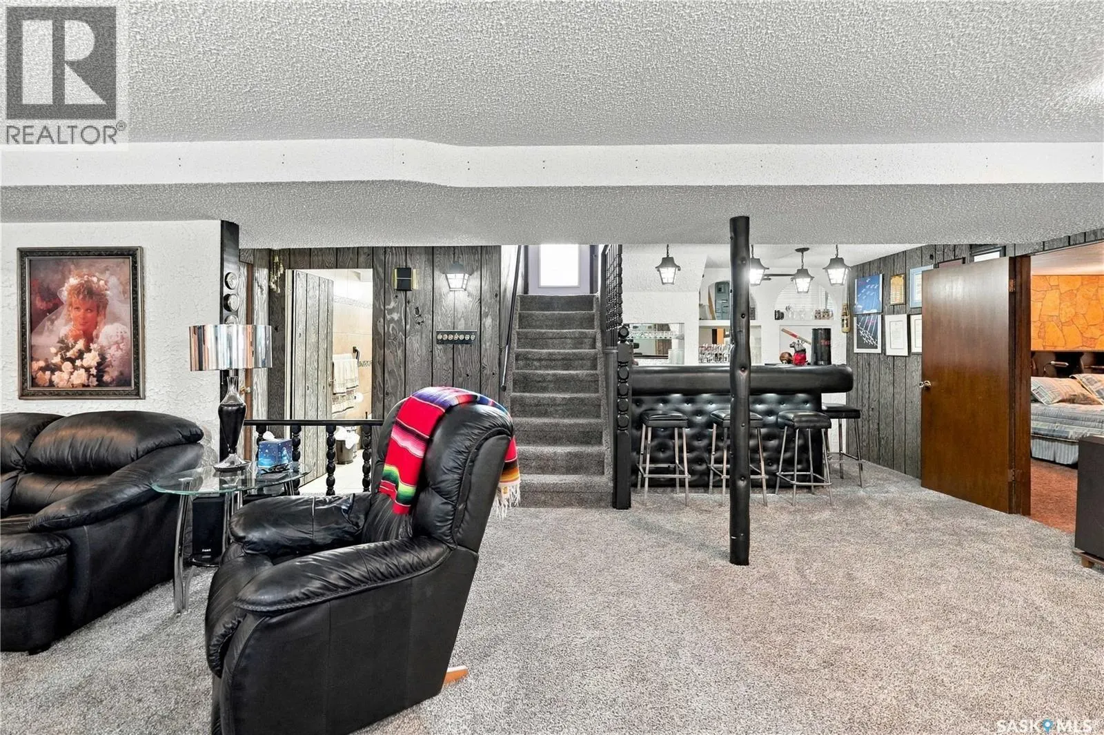 1015 Simcoe STREET