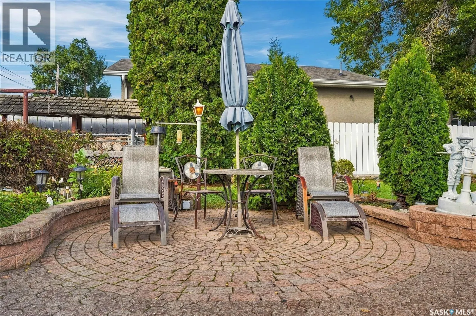1015 Simcoe STREET