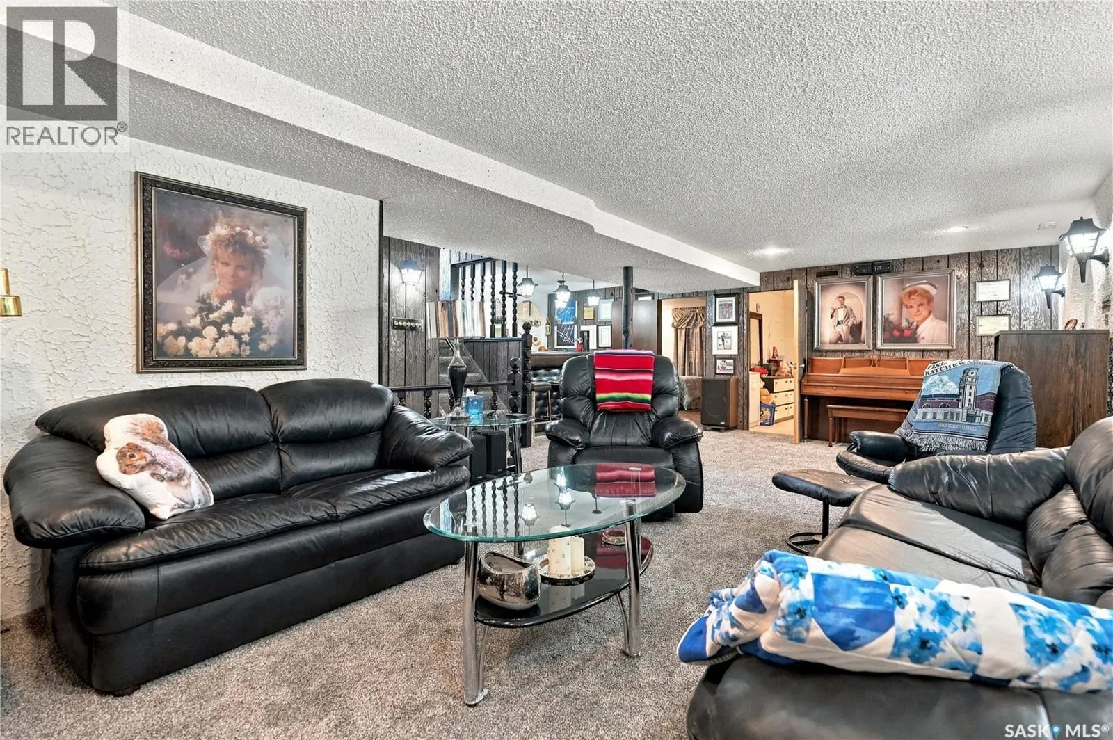 1015 Simcoe STREET
