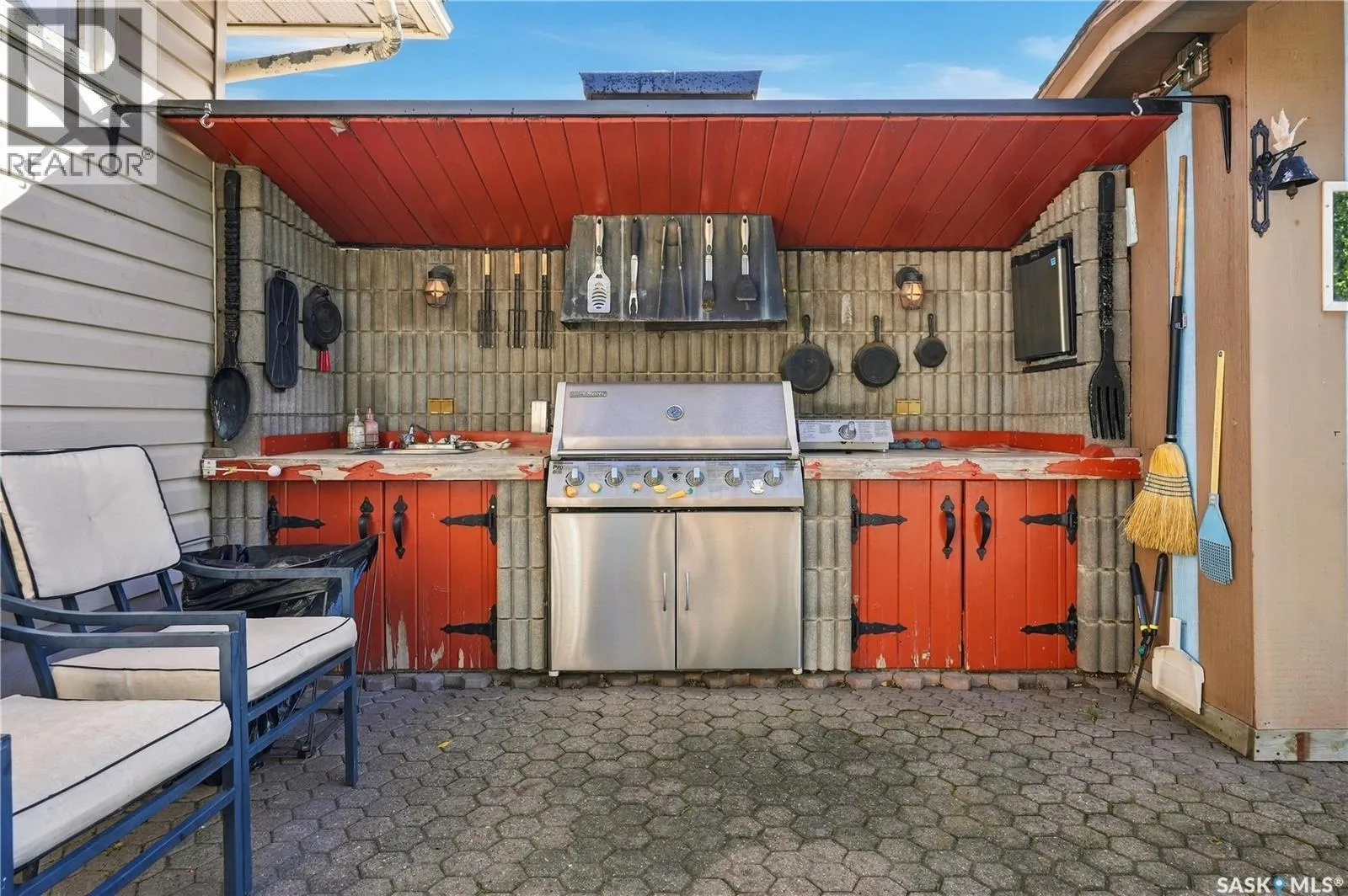 1015 Simcoe STREET