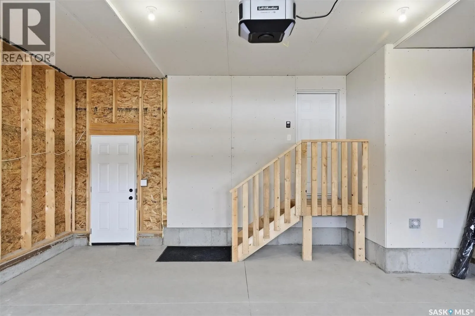 254 Asokanihkew CRESCENT