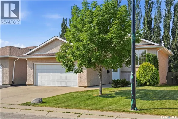 418 Greaves CRESCENT