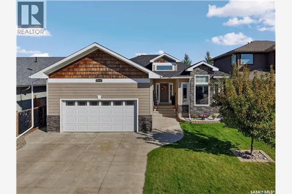 714 Redwood CRESCENT