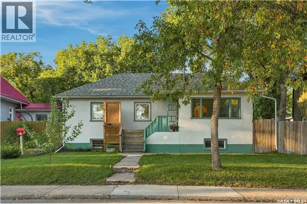 216 25th STREET W