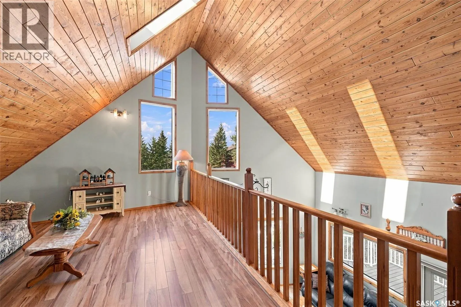 8 Lakeview DRIVE