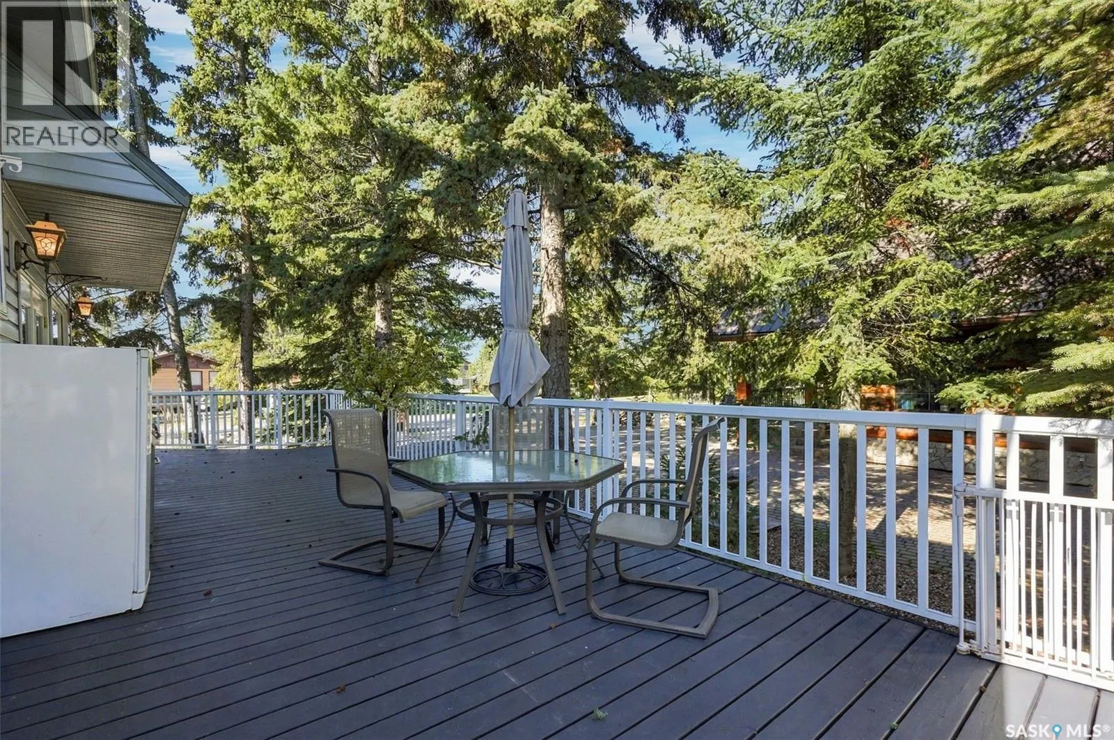 8 Lakeview DRIVE