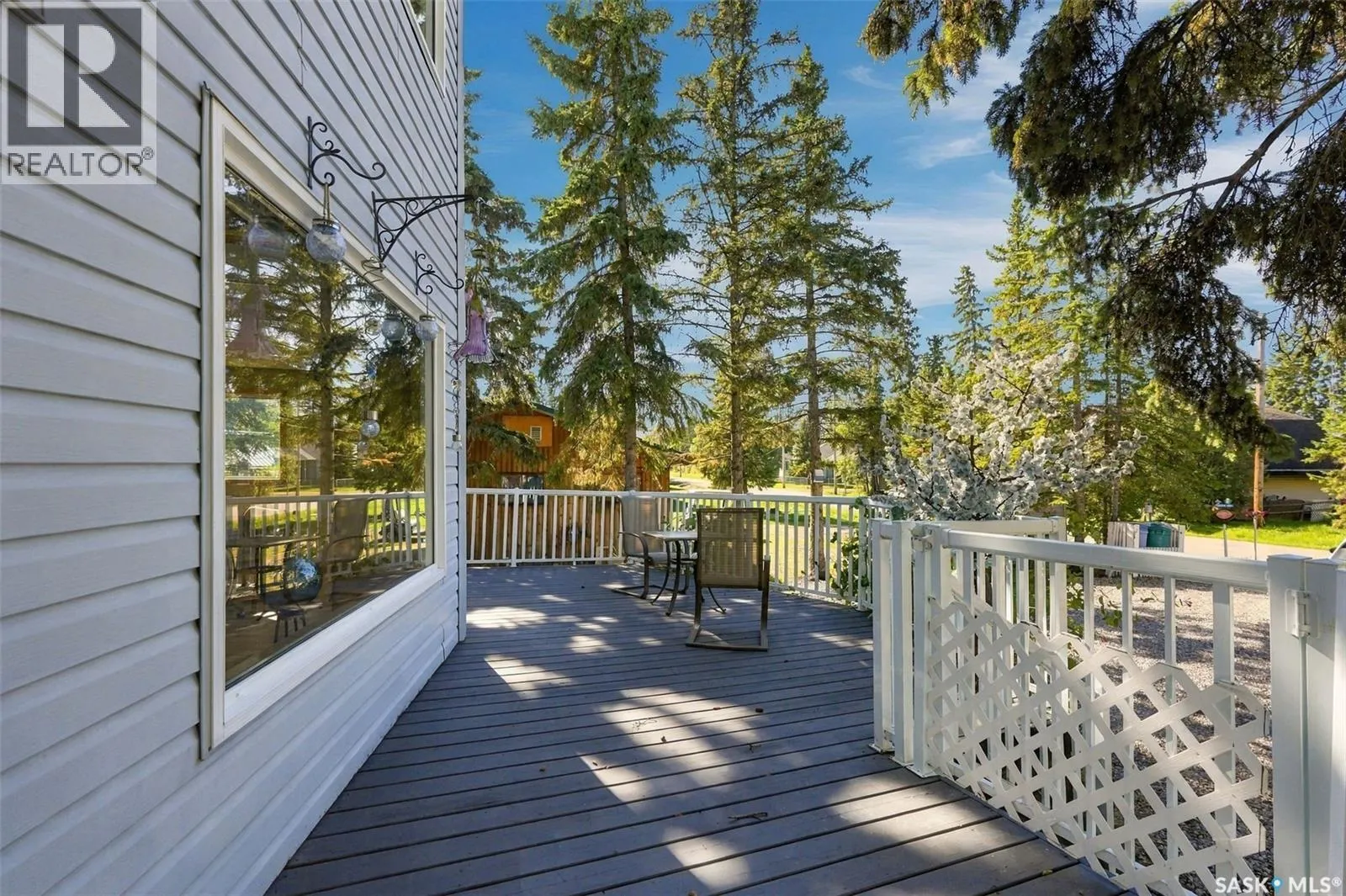 8 Lakeview DRIVE