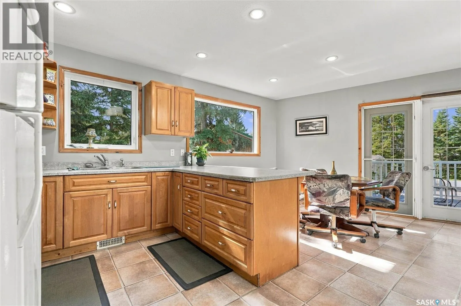 8 Lakeview DRIVE