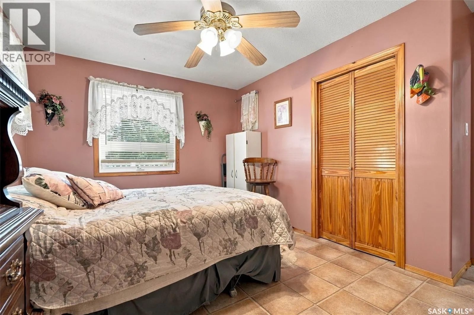8 Lakeview DRIVE