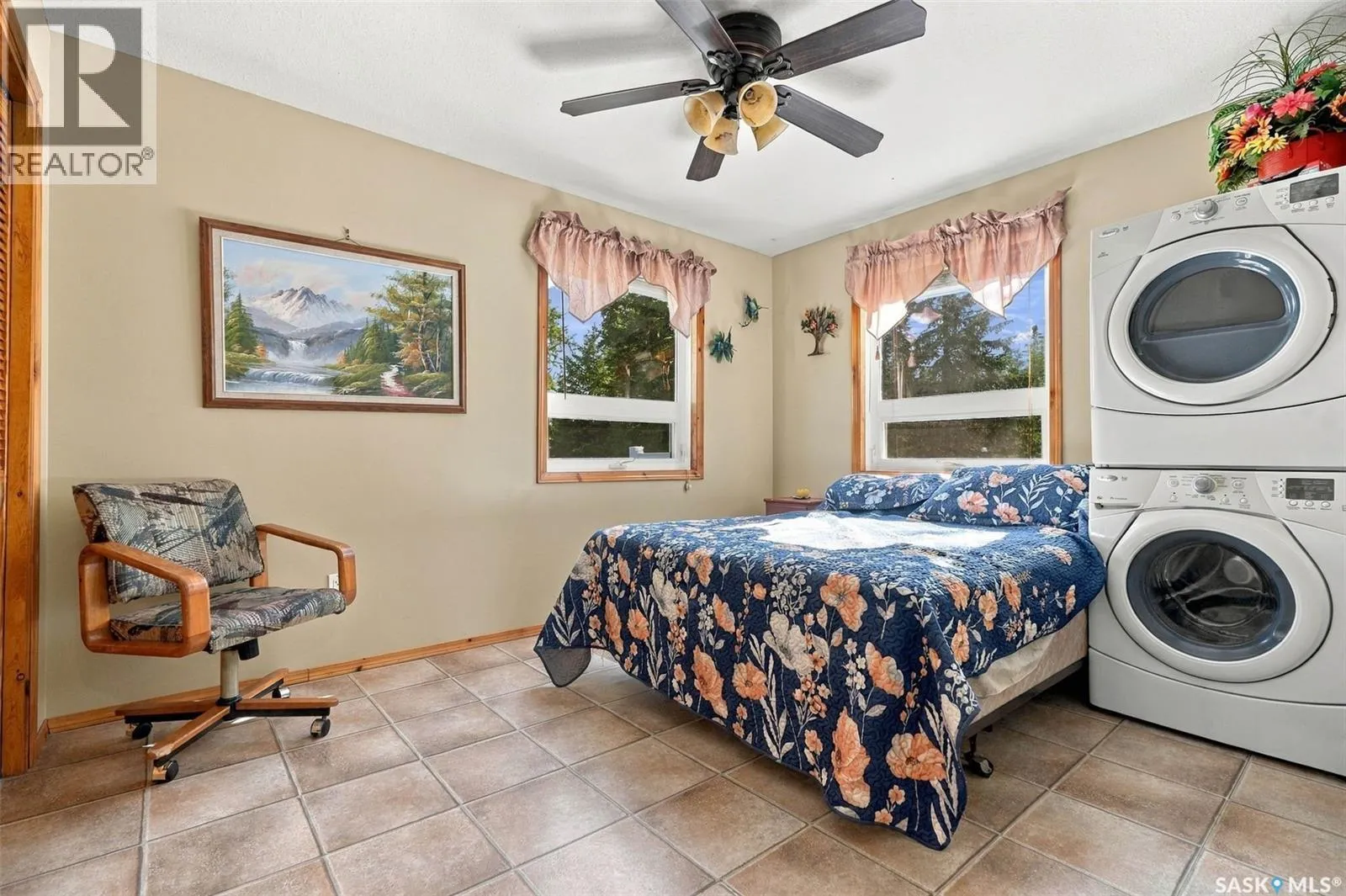 8 Lakeview DRIVE