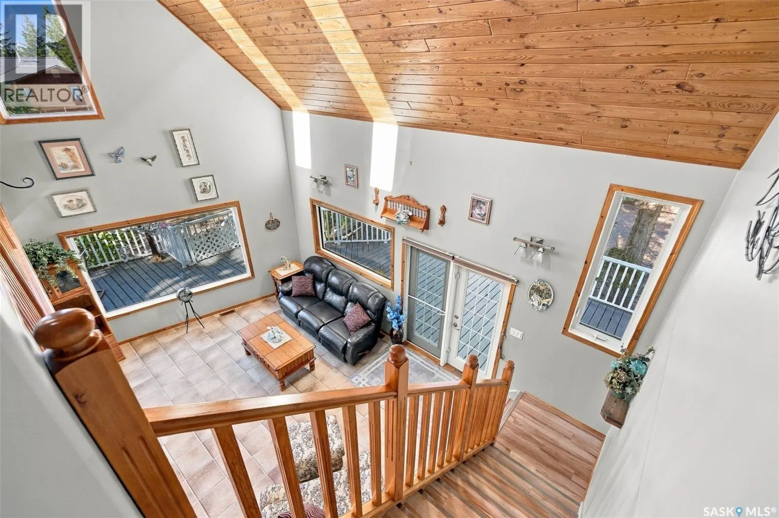 8 Lakeview DRIVE