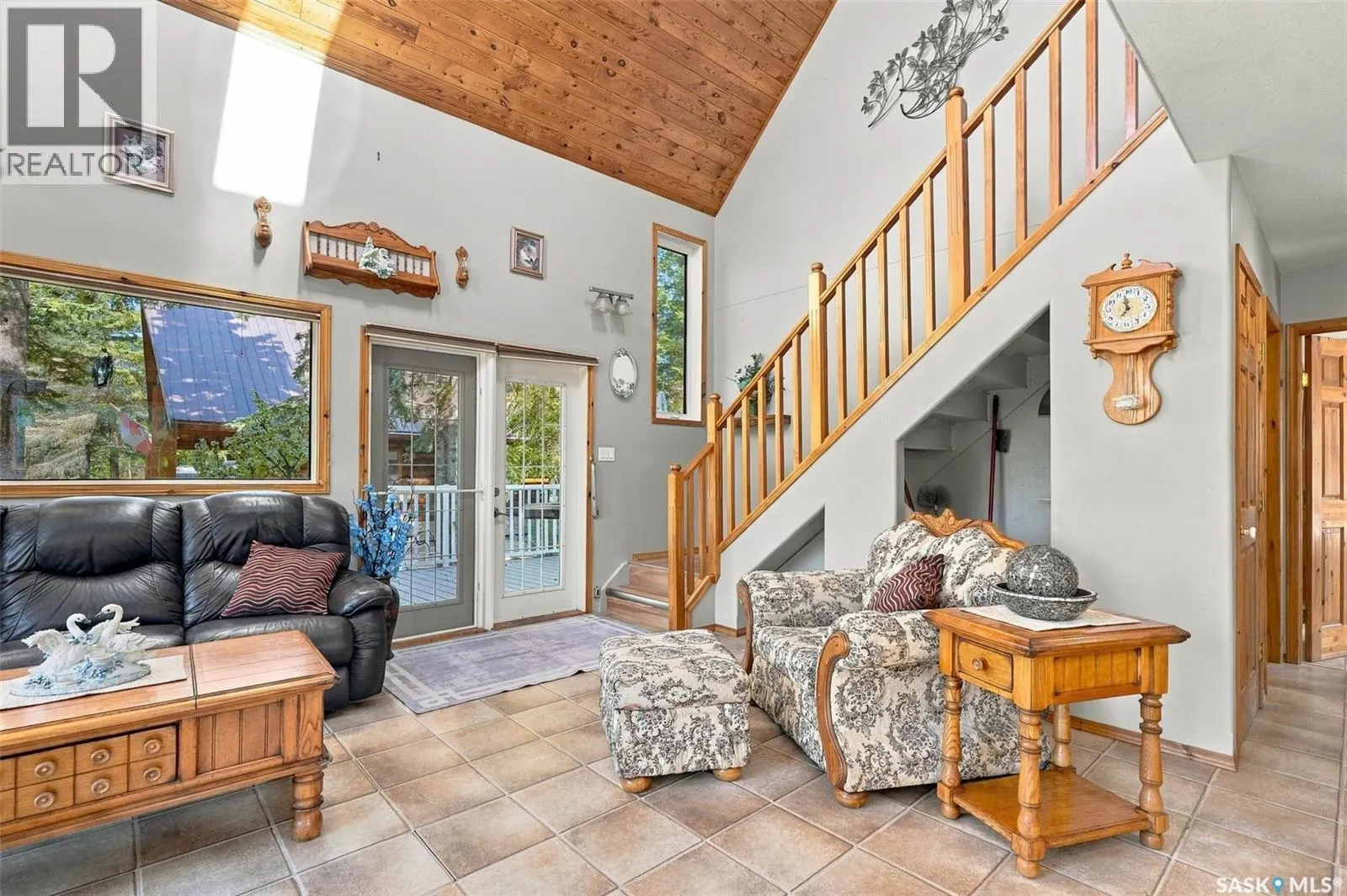 8 Lakeview DRIVE