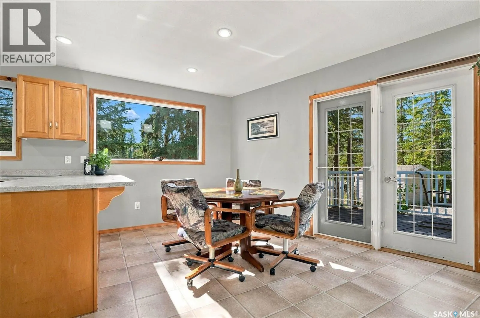 8 Lakeview DRIVE