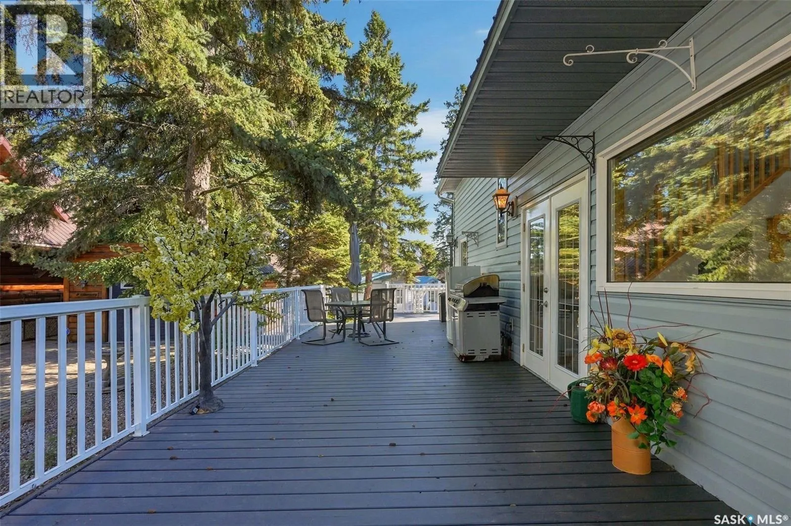 8 Lakeview DRIVE
