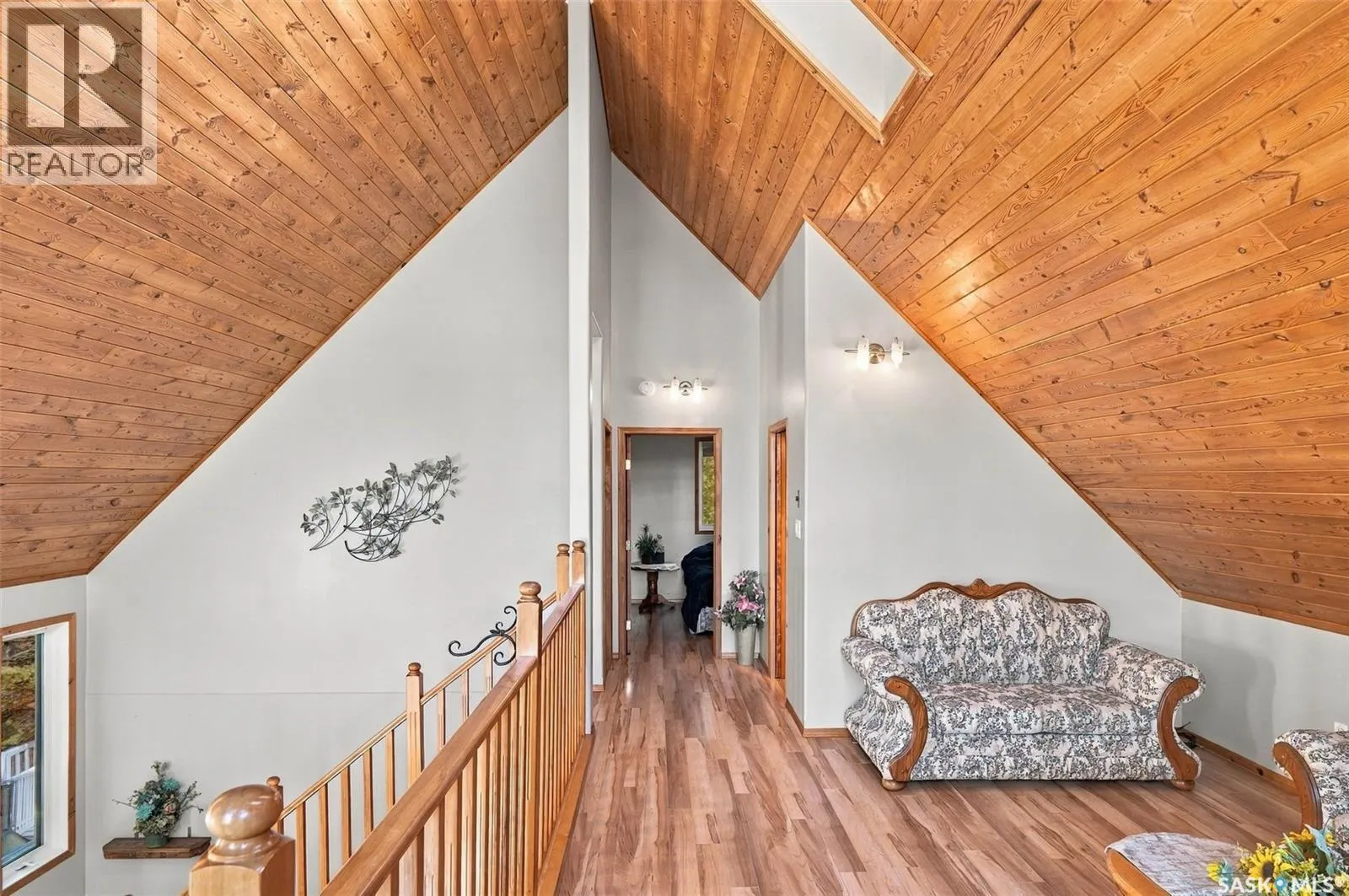 8 Lakeview DRIVE