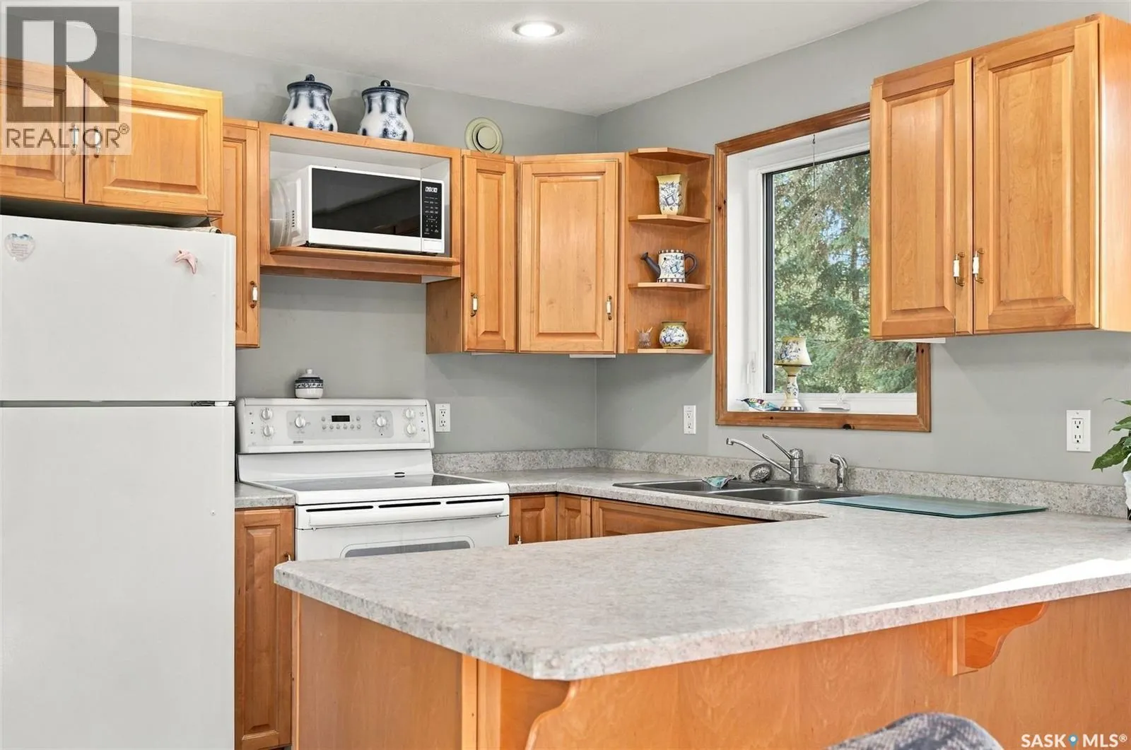 8 Lakeview DRIVE