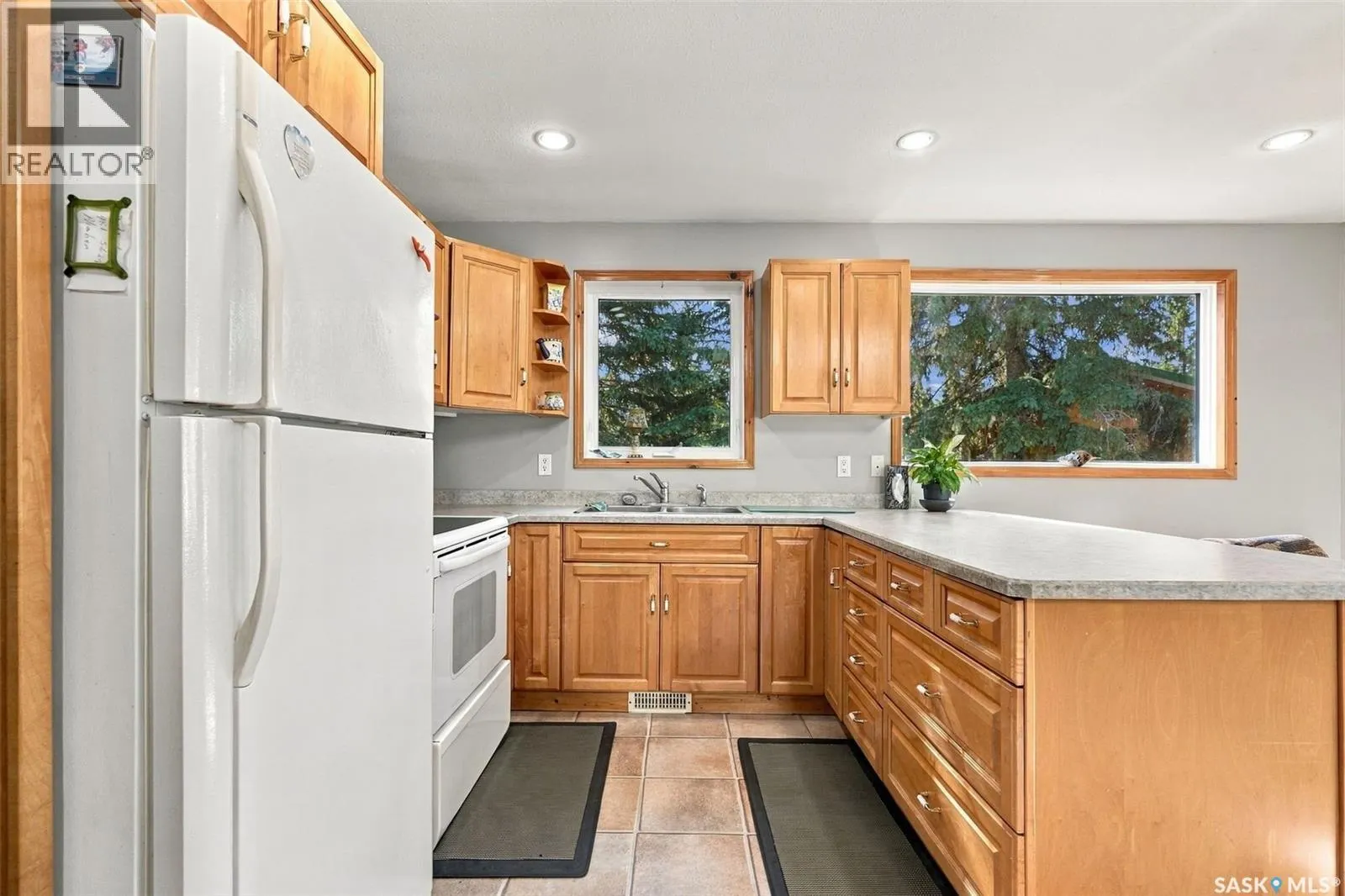 8 Lakeview DRIVE