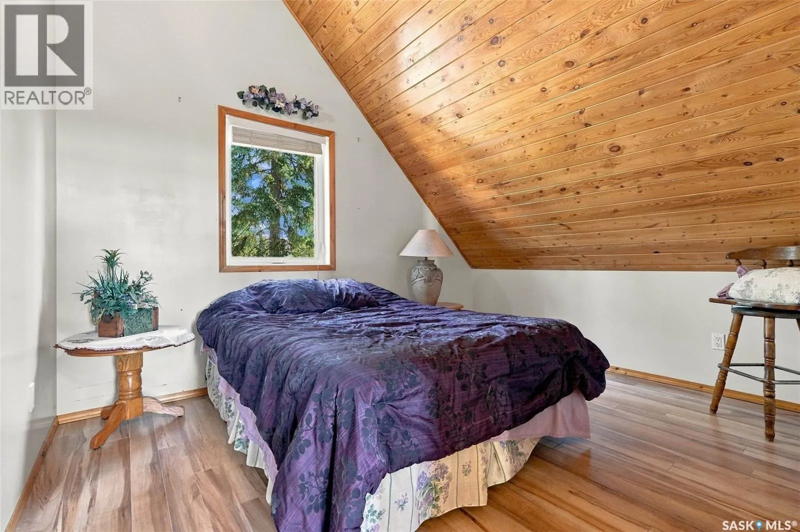 8 Lakeview DRIVE