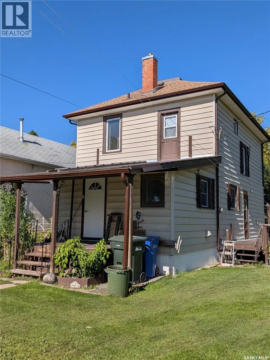 337 9th STREET E