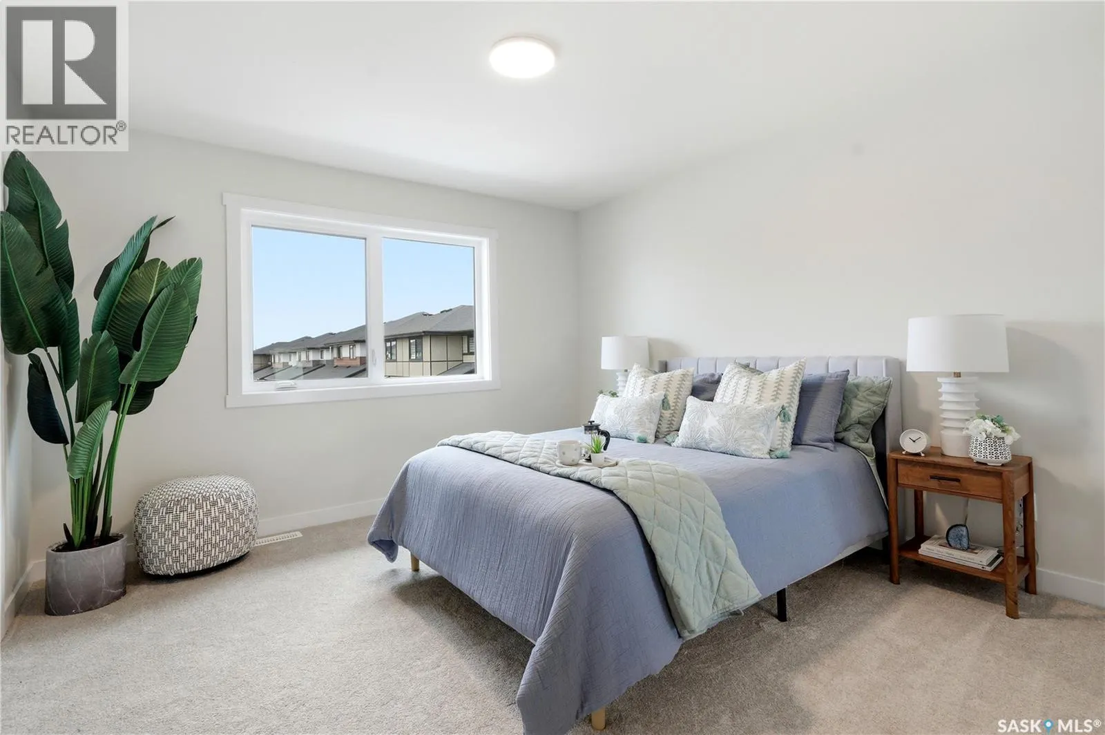 130 155 McFaull WAY