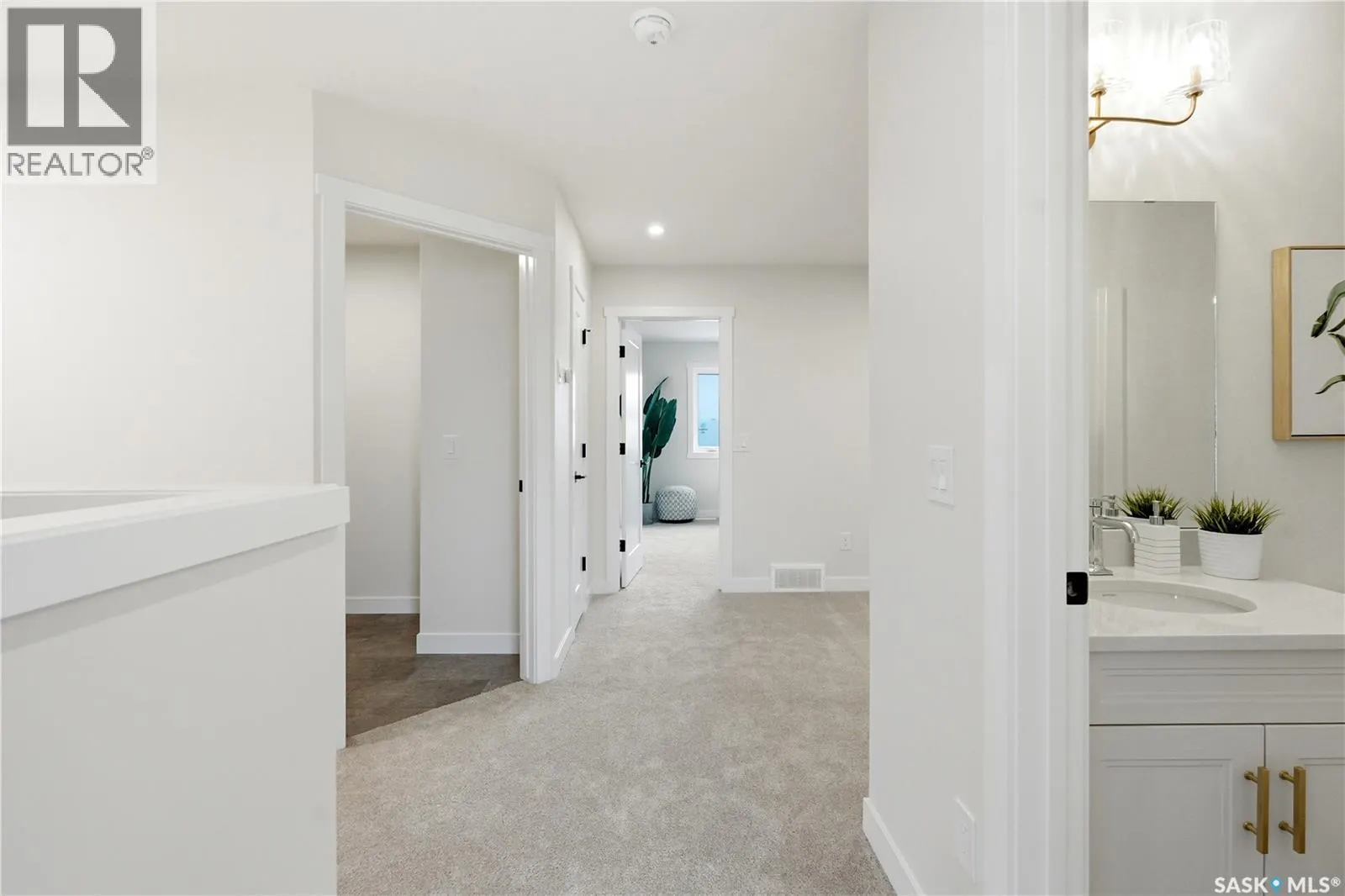 130 155 McFaull WAY