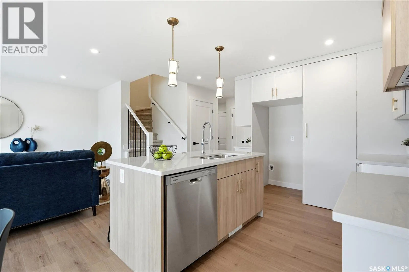 130 155 McFaull WAY