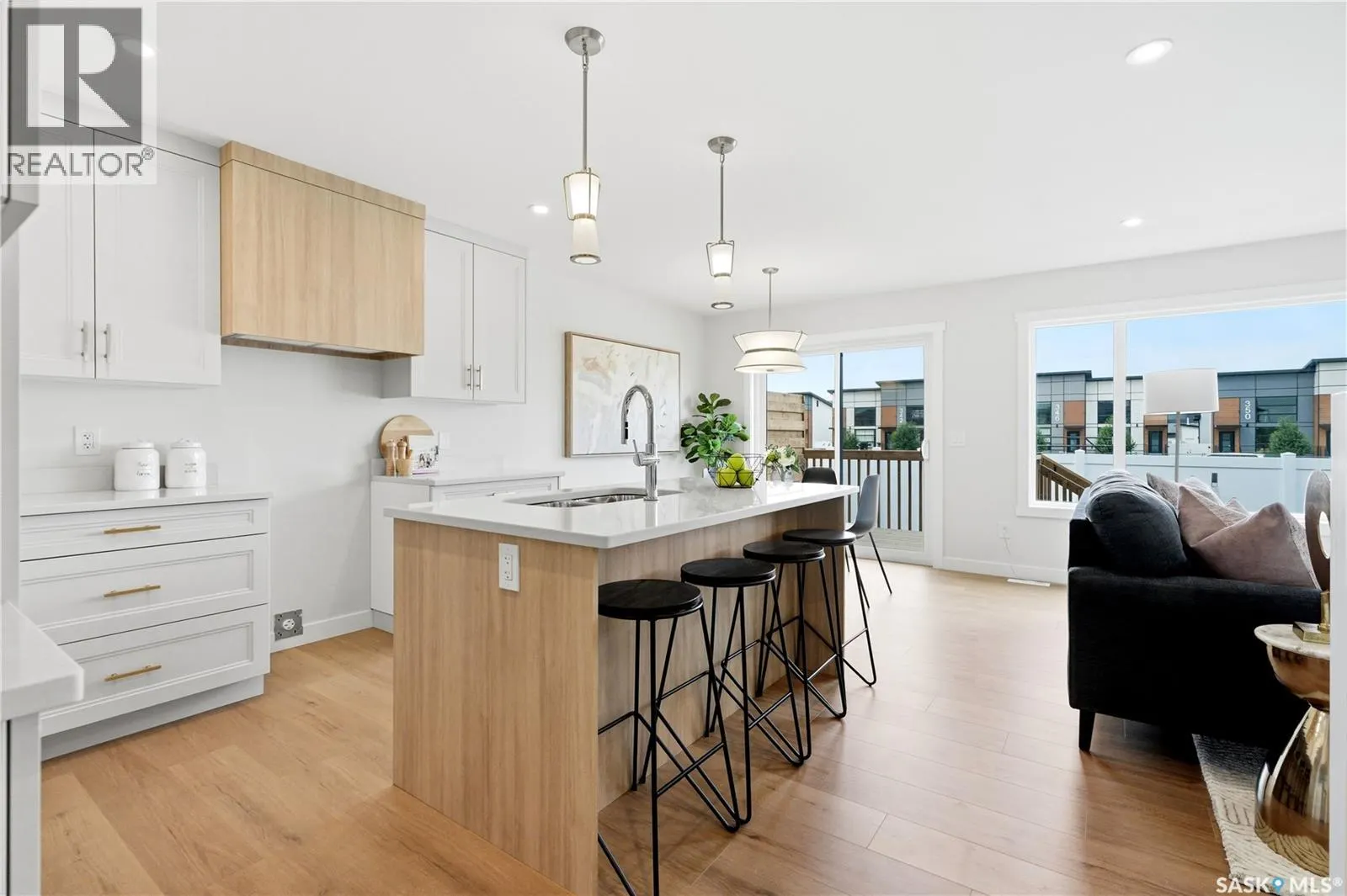 130 155 McFaull WAY