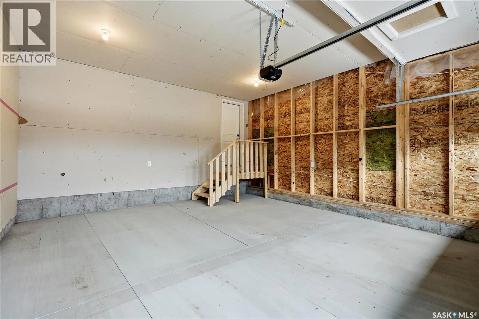 130 155 McFaull WAY