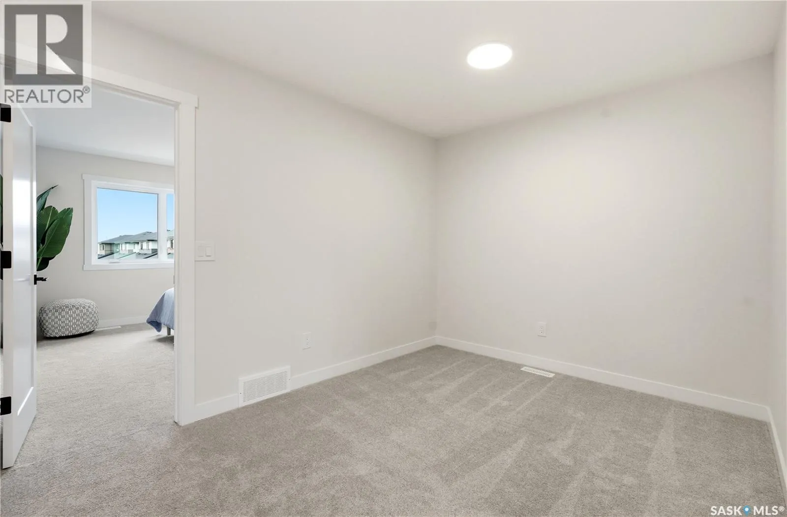 130 155 McFaull WAY