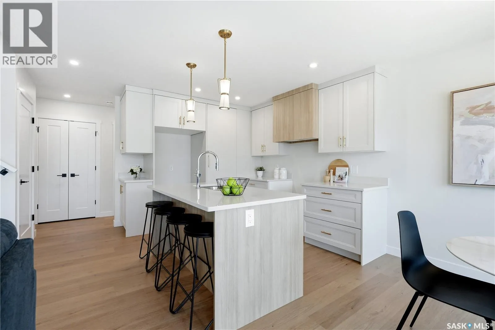 130 155 McFaull WAY