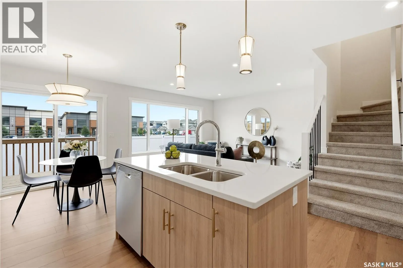 130 155 McFaull WAY