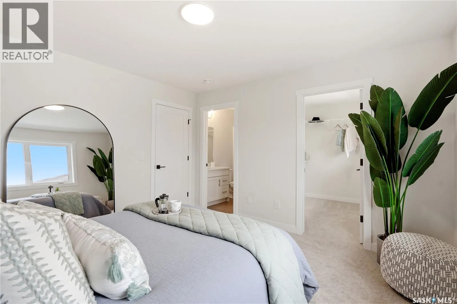 130 155 McFaull WAY