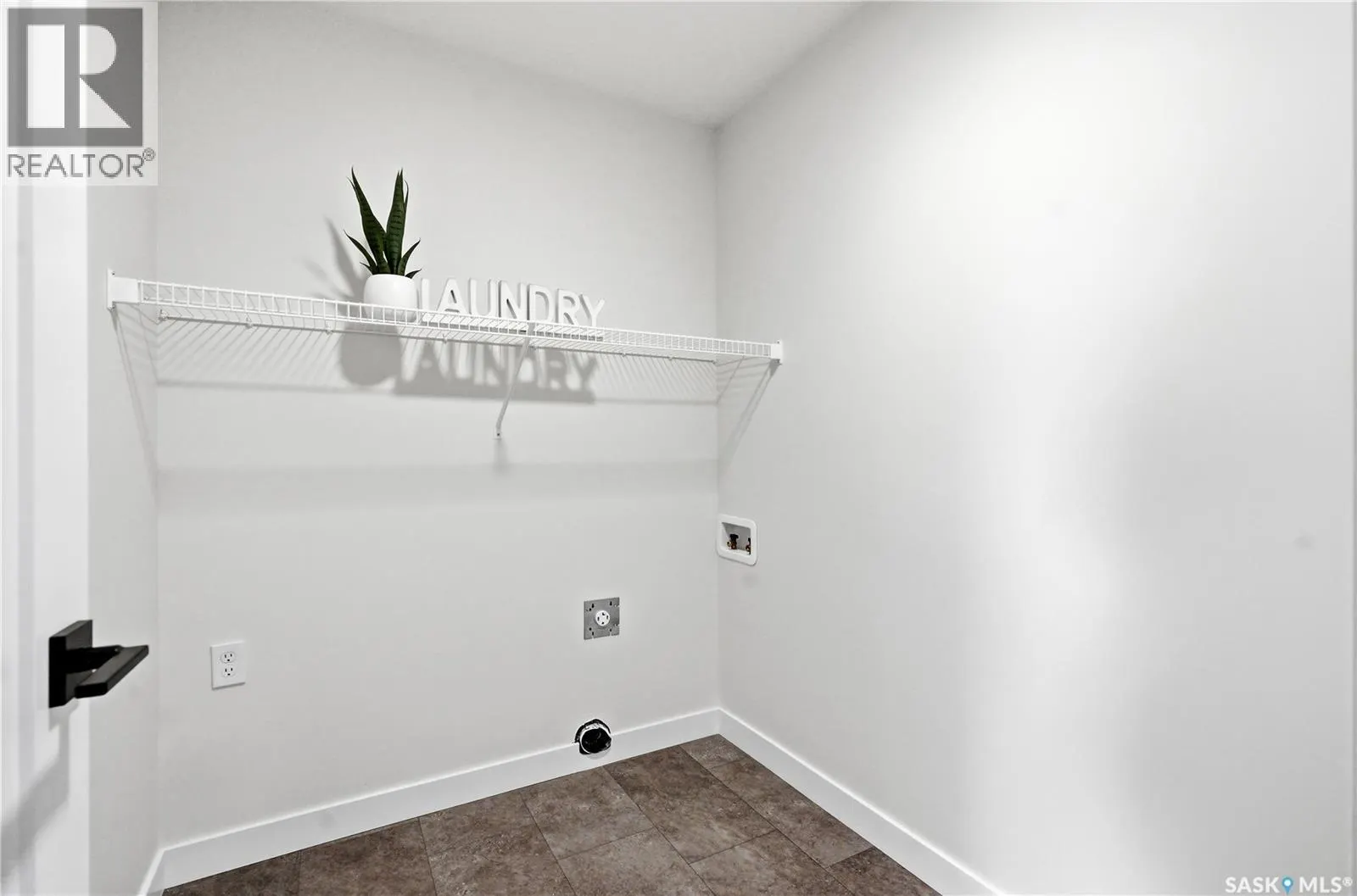 130 155 McFaull WAY