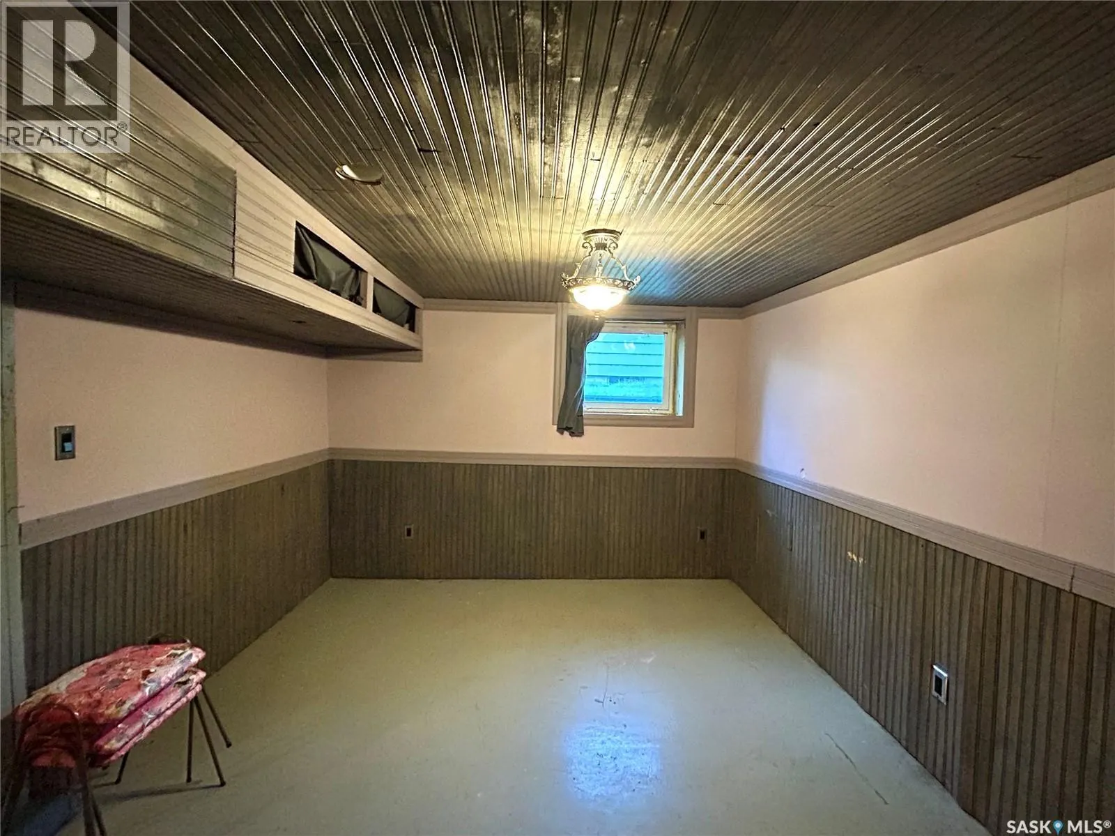 150 24th STREET E