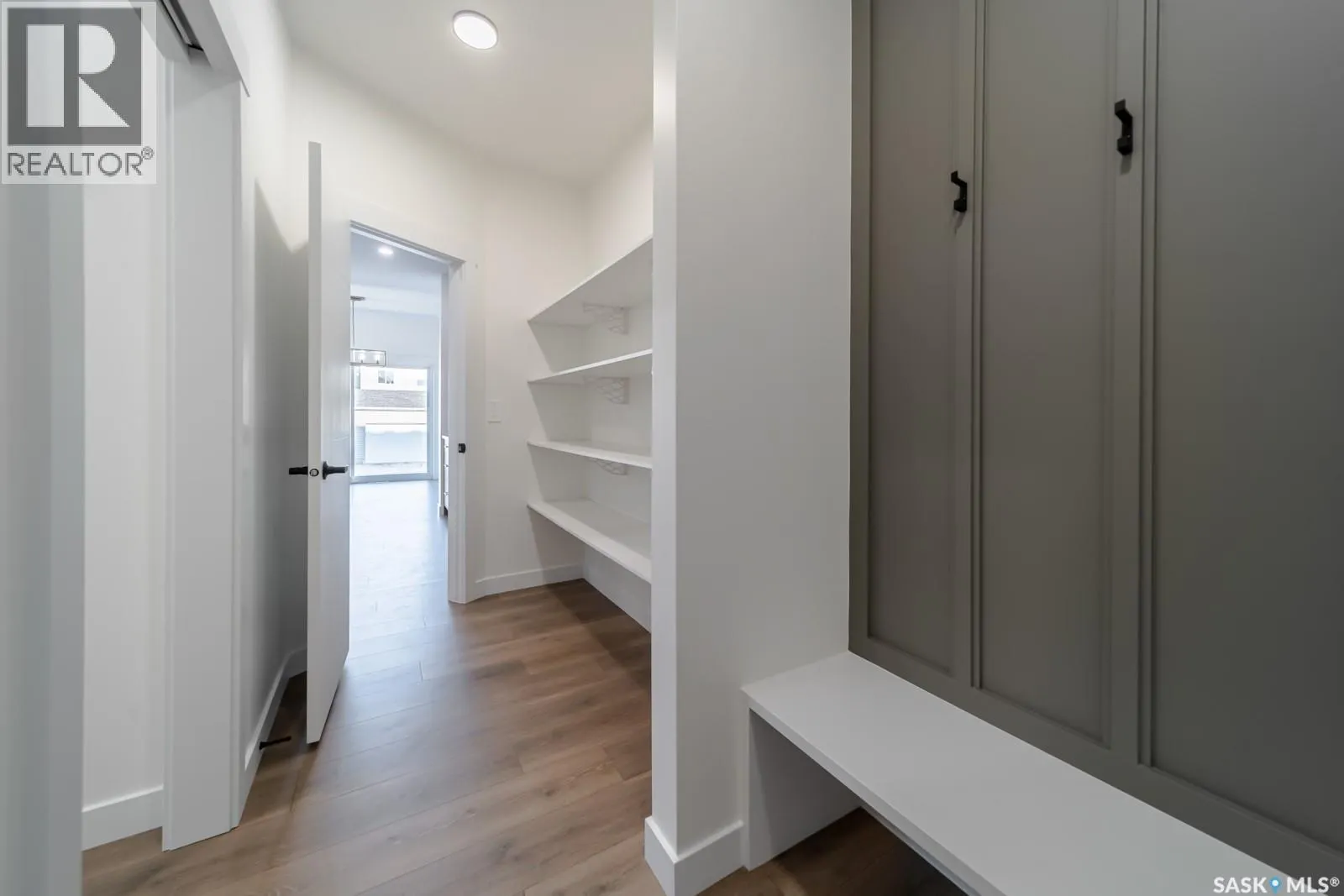 275 Doran WAY