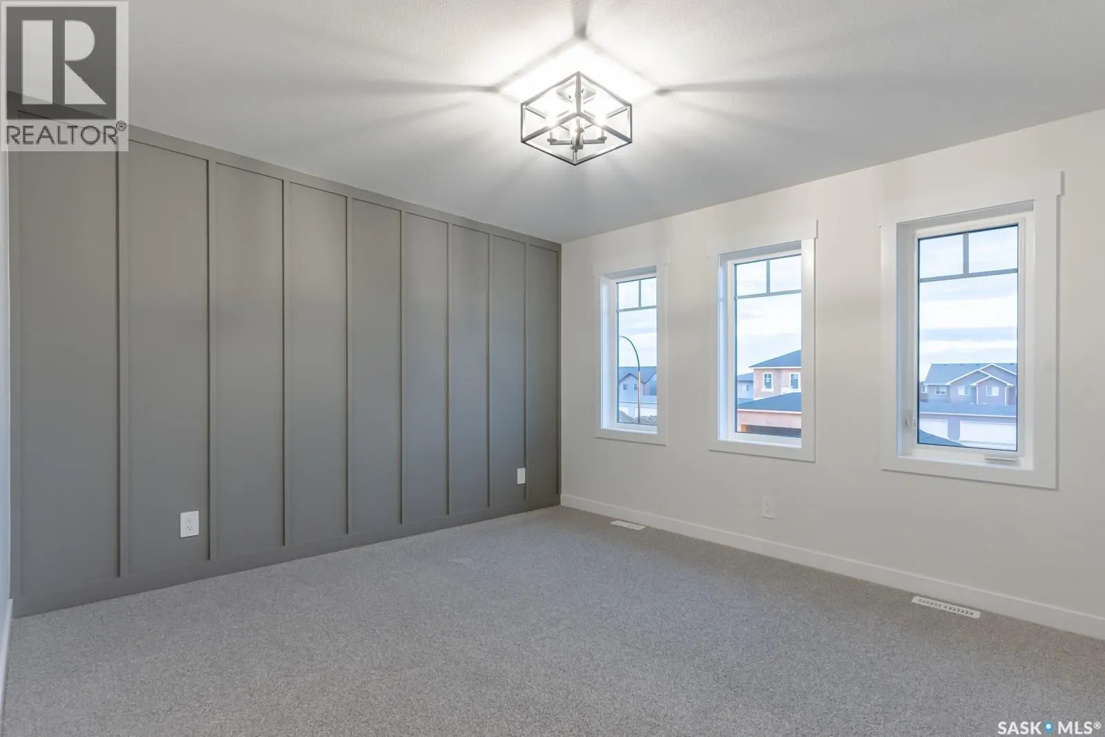 275 Doran WAY