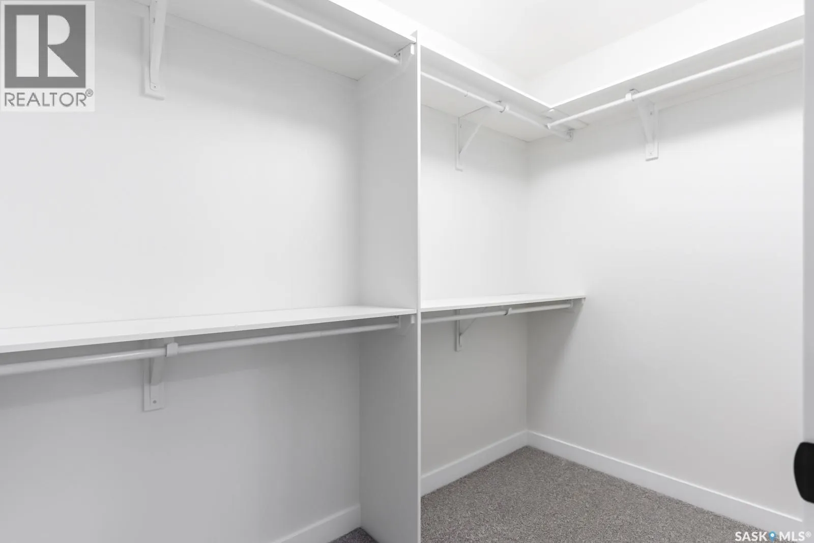 275 Doran WAY