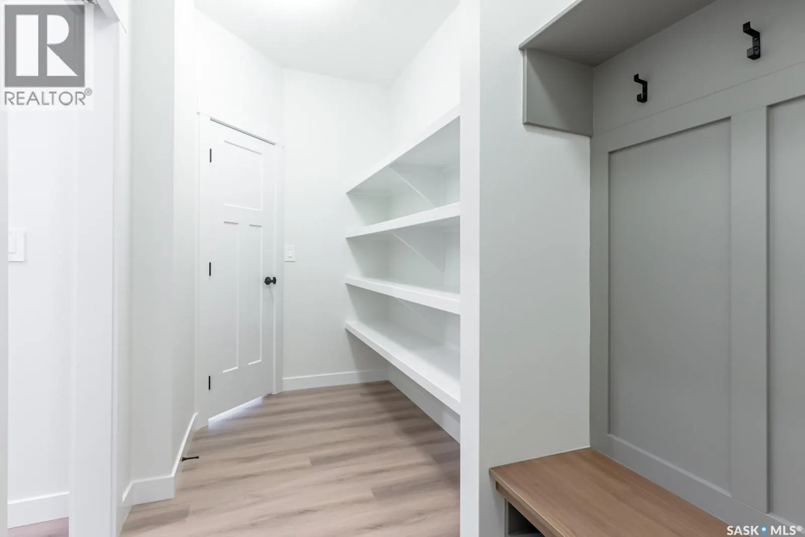 275 Doran WAY