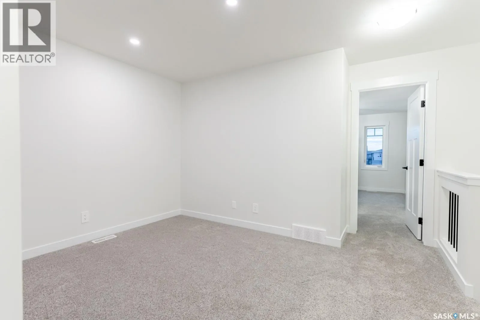 275 Doran WAY