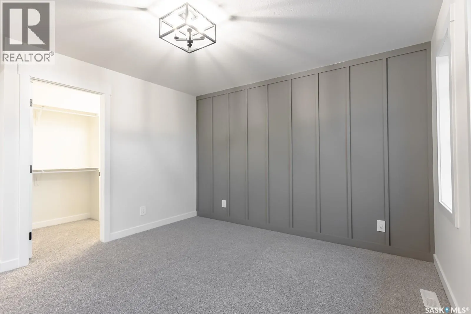 275 Doran WAY