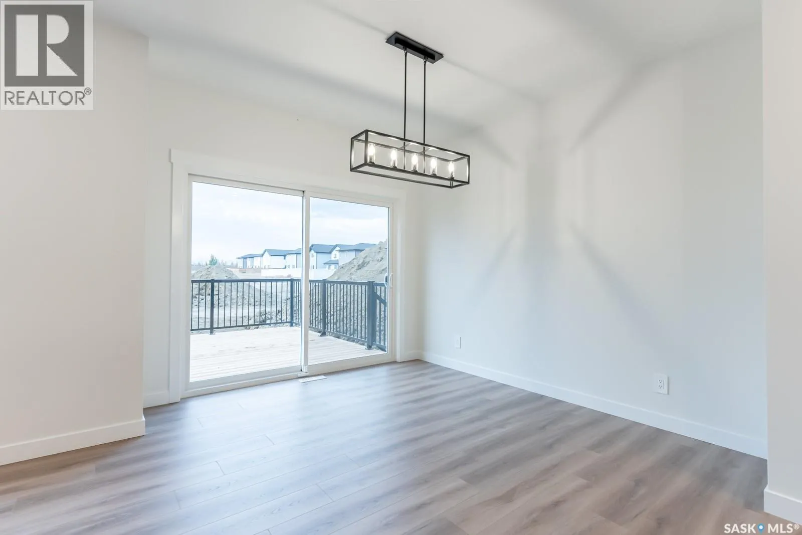 275 Doran WAY