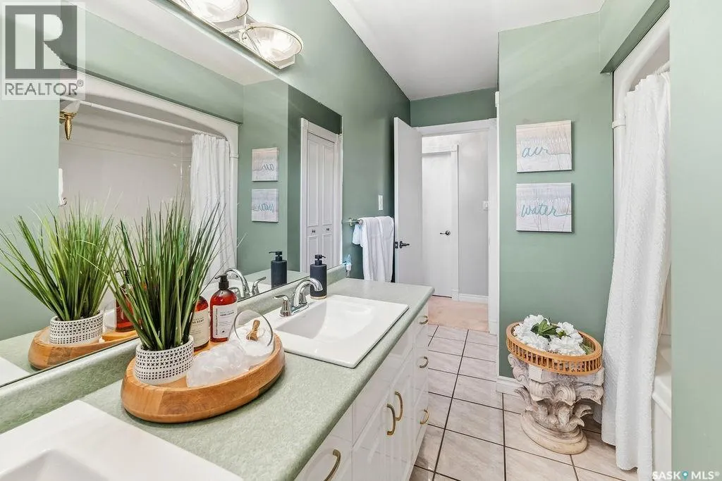 1403 Hochelaga STREET W