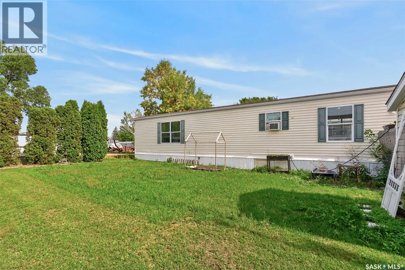 J5 1295 9th AVENUE NE
