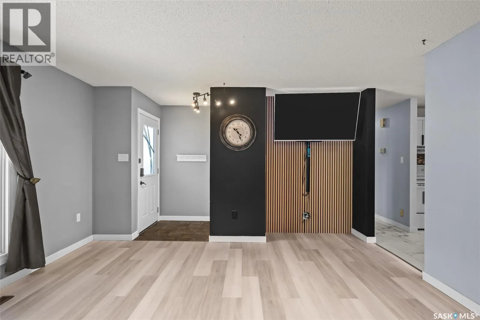 3035 Dunn DRIVE