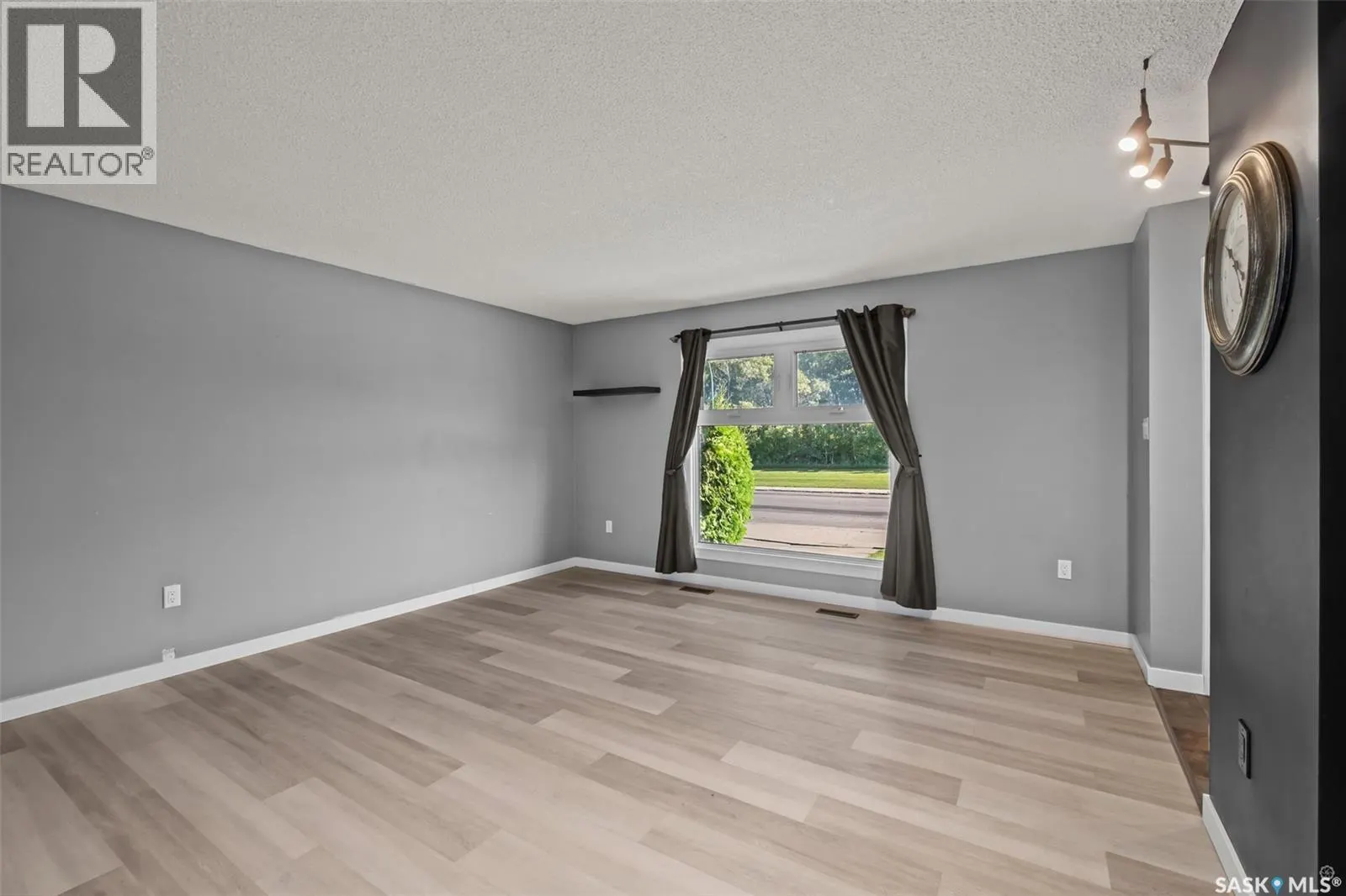 3035 Dunn DRIVE