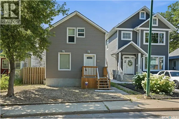 215 26th STREET W