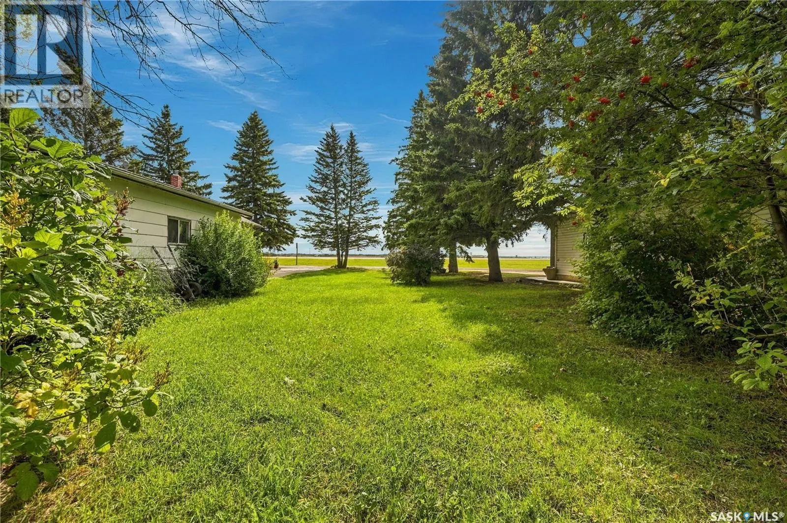 106 5th AVENUE W