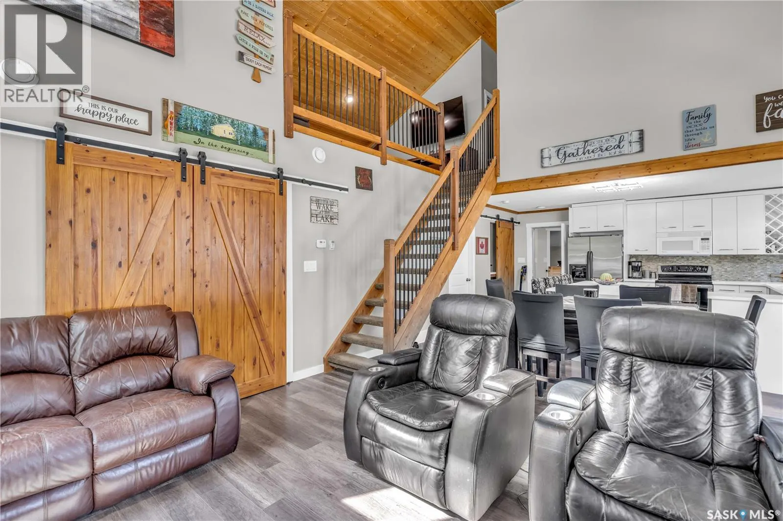 102 Moore DRIVE