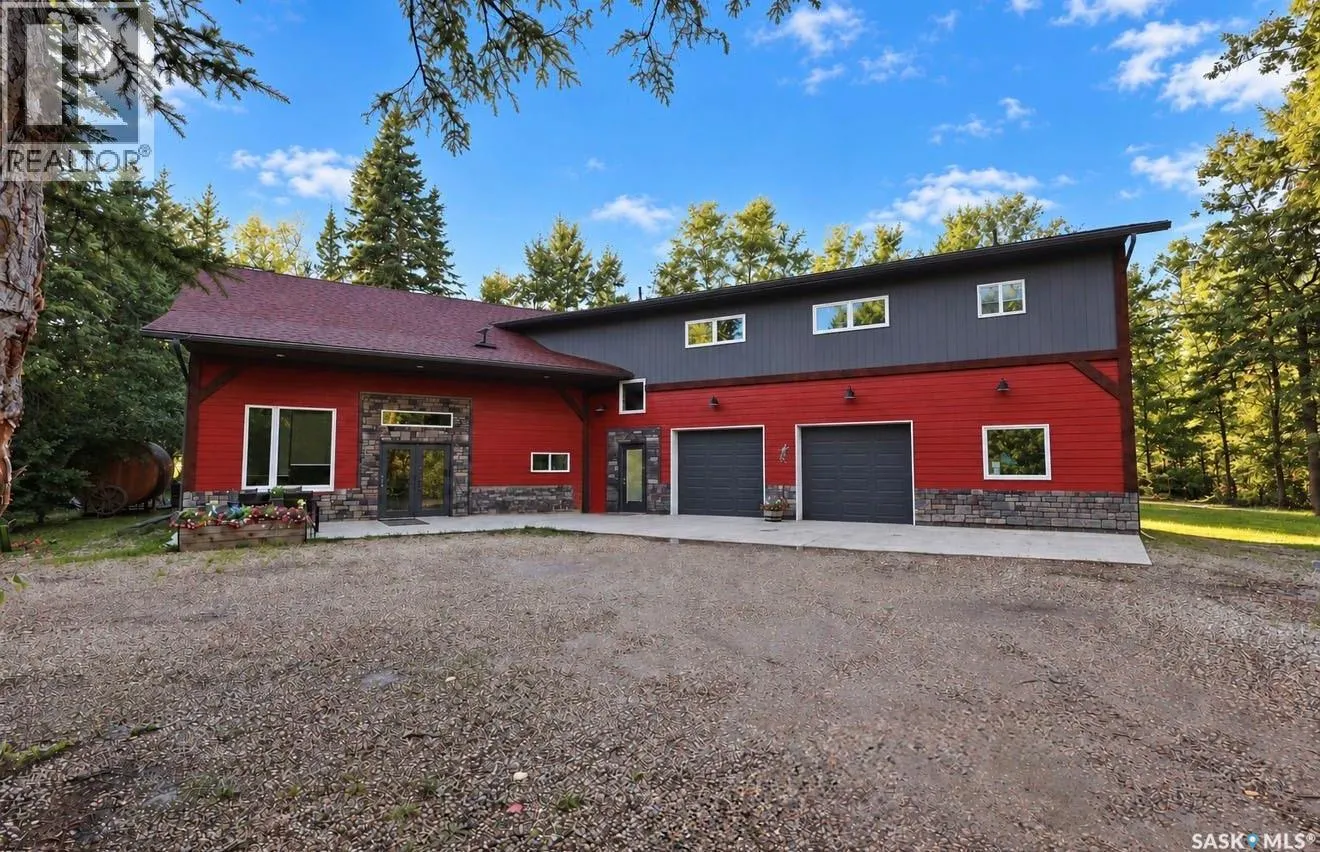 102 Moore DRIVE