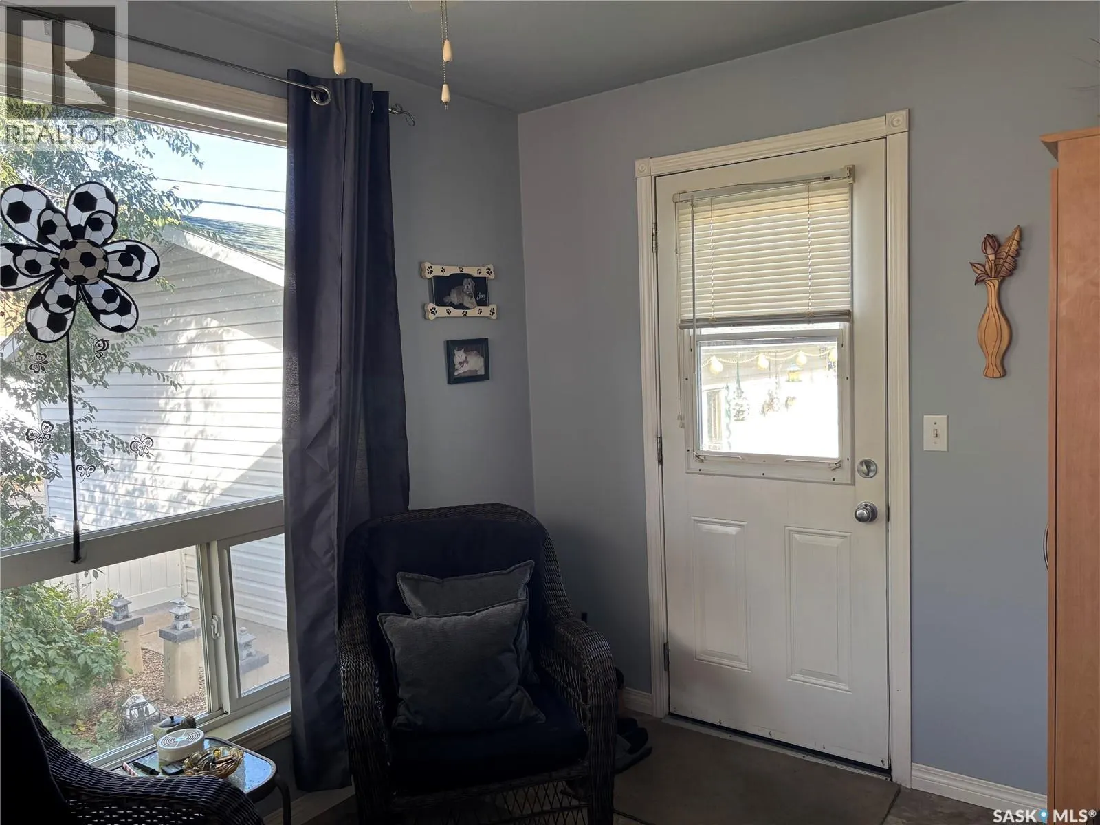 1546 Athabasca STREET W